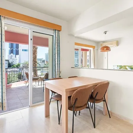 Spacious Centre Living * Nicosia
